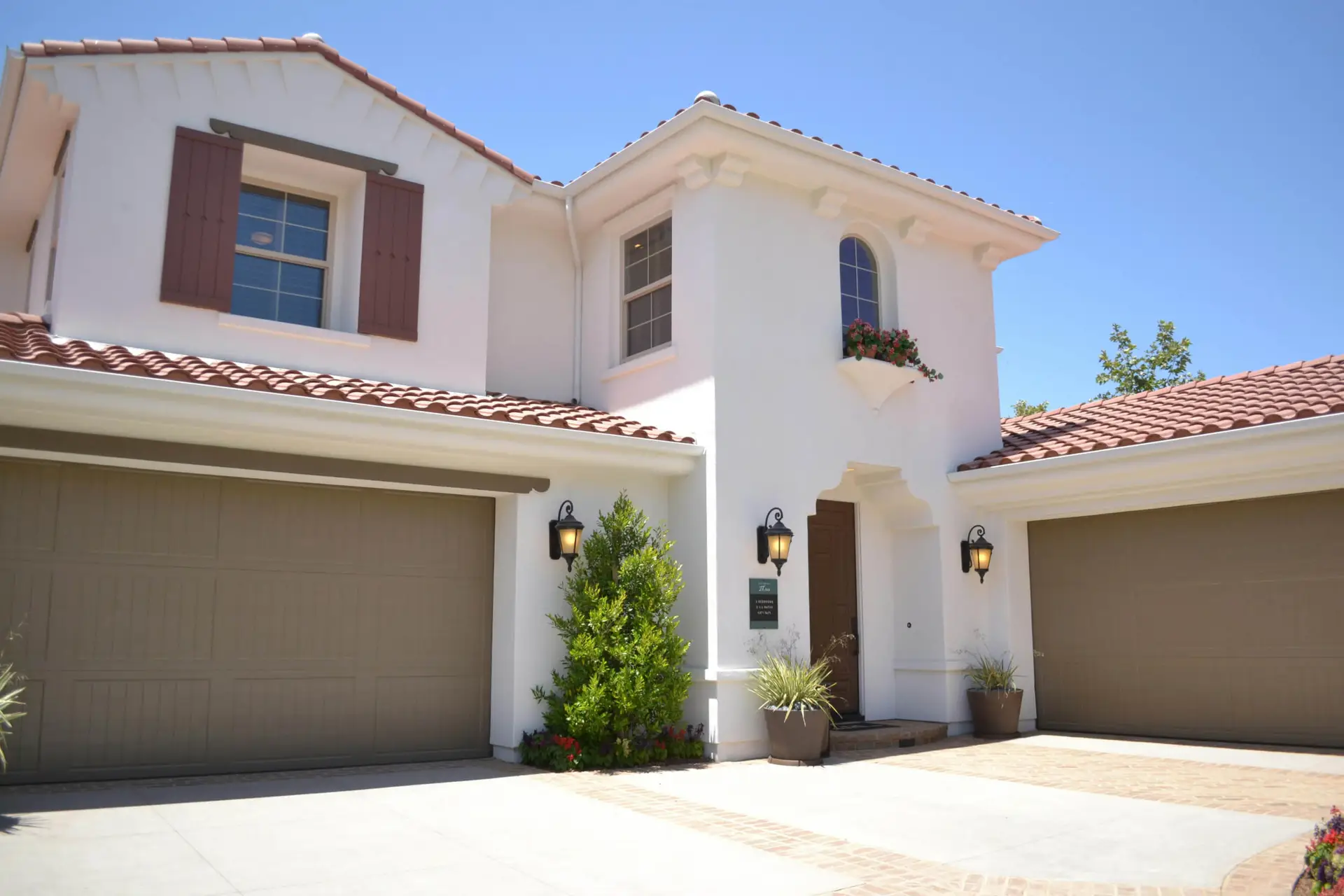 Two-story Arizona home for sale with garage and stucco exterior